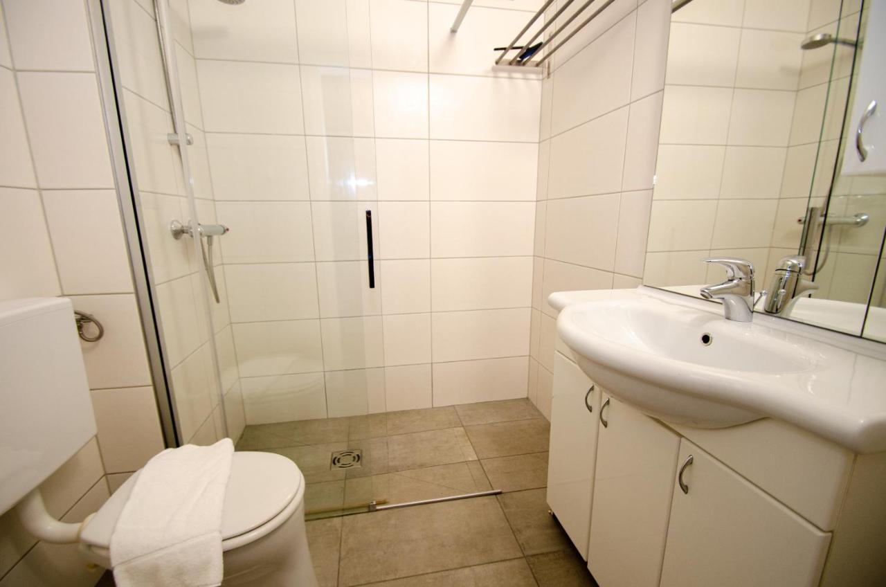 Low Budget Apartment Kitz 10 卡普伦 外观 照片